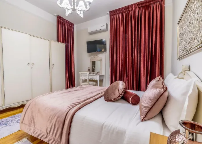 Acropolis Deluxe Apt.